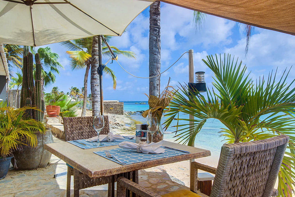 Seafood restaurant Bonaire island classics, done right