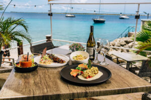 Visrestaurant Bonaire verse vis eten aan de Caribische Zee